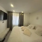 公寓 Sea View Luxury Penthouse With Sauna, Jacuzzi And Pool In Superior *