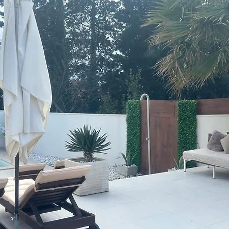 Sea View Luxury Penthouse With Sauna, Jacuzzi And Pool In Villa Zadar Superior Appartement *