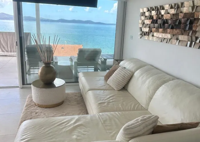 Sea View Luxury Penthouse With Sauna, Jacuzzi And Pool In Superior Daire Zadar