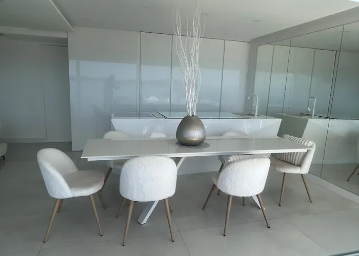 Sea View Luxury Penthouse With Sauna, Jacuzzi And Pool In Superior Zara