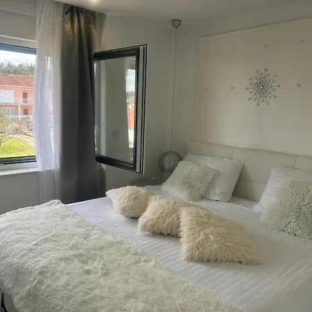 Sea View Luxury Penthouse With Sauna, Jacuzzi And Pool In Superior Appartement