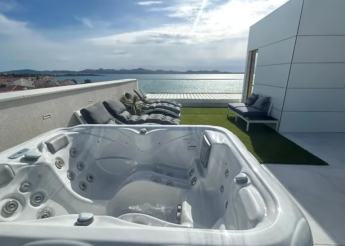 Sea View Luxury Penthouse With Sauna, Jacuzzi And Pool In Superior Apartman *