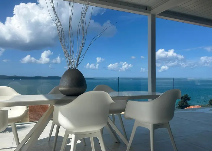 Sea View Luxury Penthouse With Sauna, Jacuzzi And Pool In Superior *