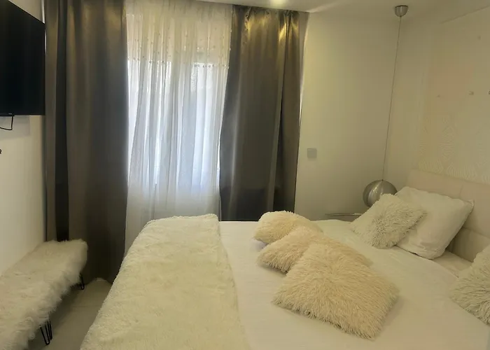 Sea View Luxury Penthouse With Sauna, Jacuzzi And Pool In Superior *