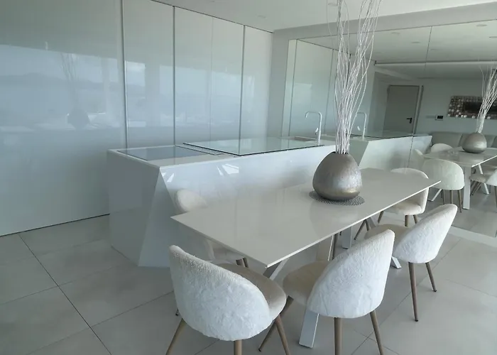 Sea View Luxury Penthouse With Sauna, Jacuzzi And Pool In Superior *