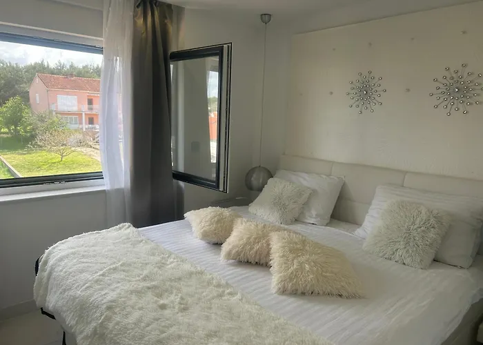 Sea View Luxury Penthouse With Sauna, Jacuzzi And Pool In Superior Apartman