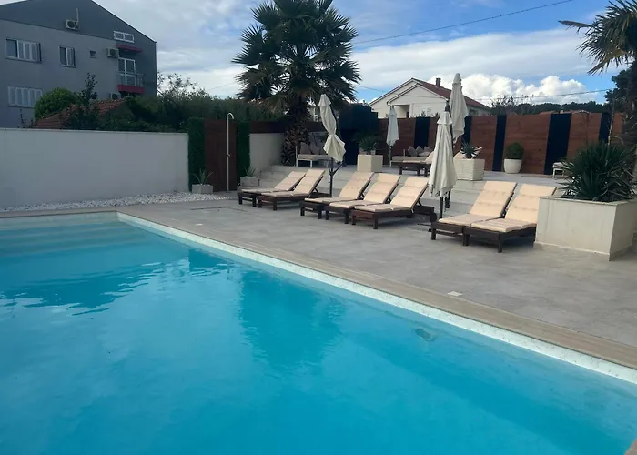 Sea View Luxury Penthouse With Sauna, Jacuzzi And Pool In Superior *